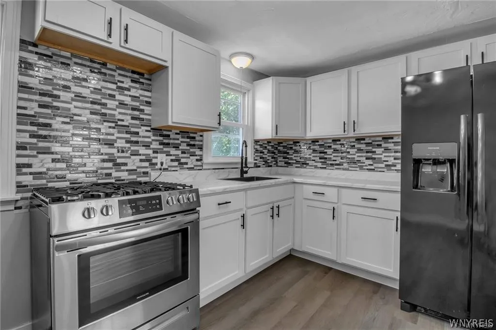 42 Layton Avenue, Amherst, New York 14226, Amherst, New York 14226, 2 Bedrooms Bedrooms, 5 Rooms Rooms,1 BathroomBathrooms,Residential Lease,For Rent,42 Layton Avenue, Amherst, New York 14226,0,B1665059