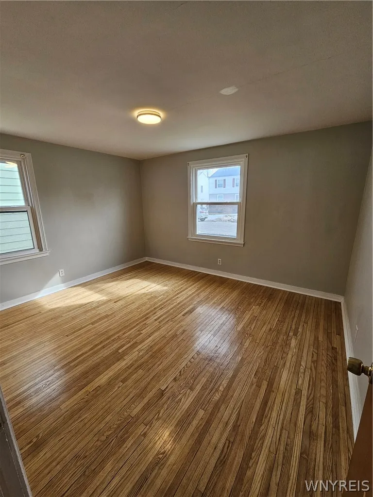 42 Layton Avenue, Amherst, New York 14226, Amherst, New York 14226, 2 Bedrooms Bedrooms, 5 Rooms Rooms,1 BathroomBathrooms,Residential Lease,For Rent,42 Layton Avenue, Amherst, New York 14226,0,B1665059