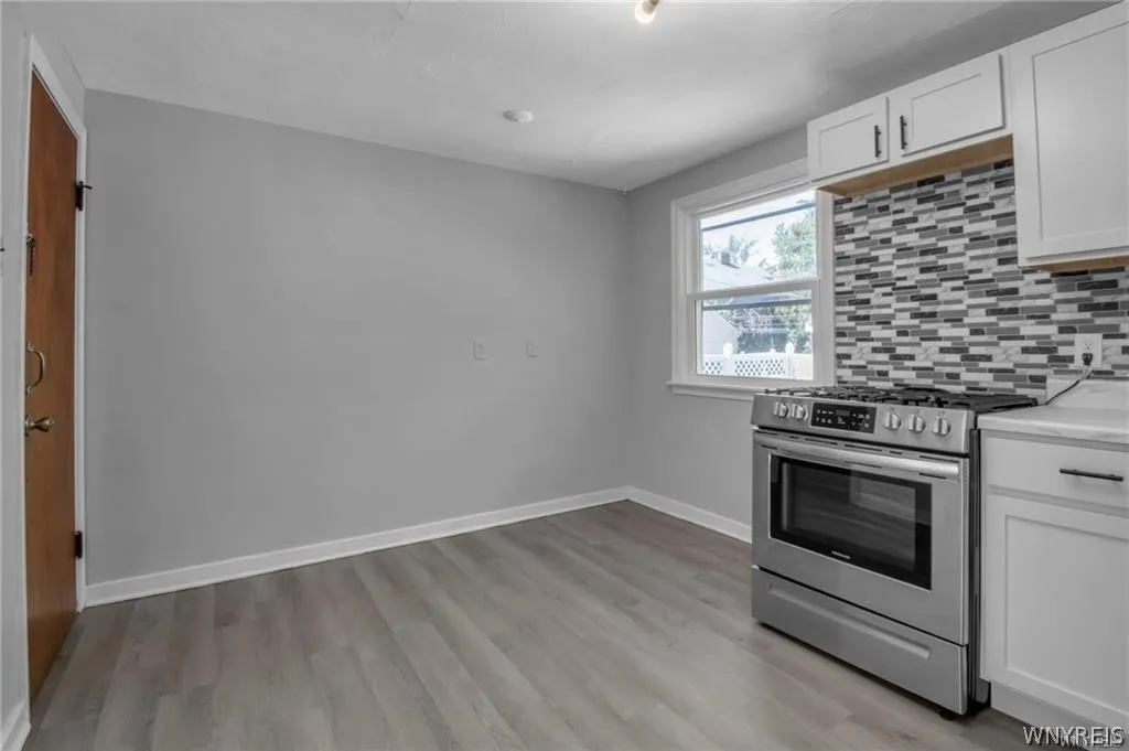 42 Layton Avenue, Amherst, New York 14226, Amherst, New York 14226, 2 Bedrooms Bedrooms, 5 Rooms Rooms,1 BathroomBathrooms,Residential Lease,For Rent,42 Layton Avenue, Amherst, New York 14226,0,B1665059