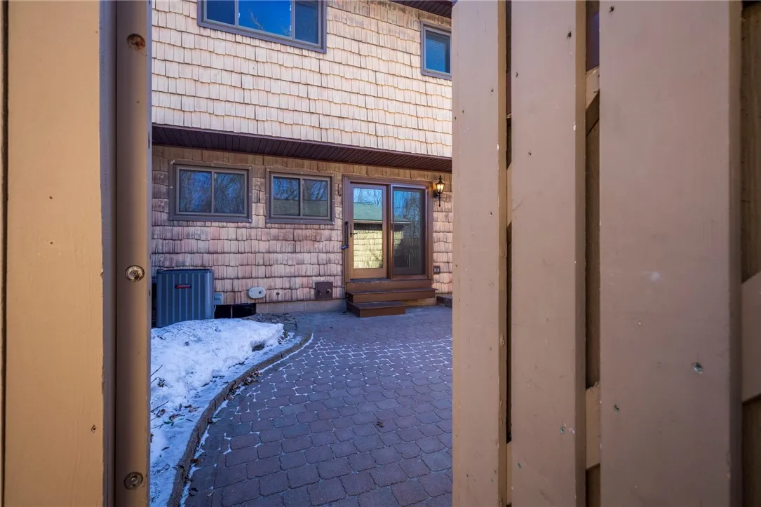 169 New Wickham Drive, Penfield, New York 14526, Penfield, New York 14526, 3 Bedrooms Bedrooms, 6 Rooms Rooms,2 BathroomsBathrooms,Residential,Closed,169 New Wickham Drive, Penfield, New York 14526,0,R1664169