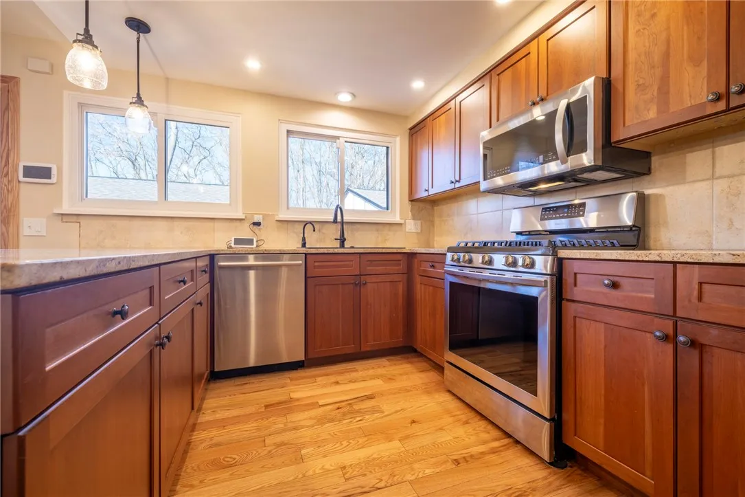 169 New Wickham Drive, Penfield, New York 14526, Penfield, New York 14526, 3 Bedrooms Bedrooms, 6 Rooms Rooms,2 BathroomsBathrooms,Residential,Closed,169 New Wickham Drive, Penfield, New York 14526,0,R1664169