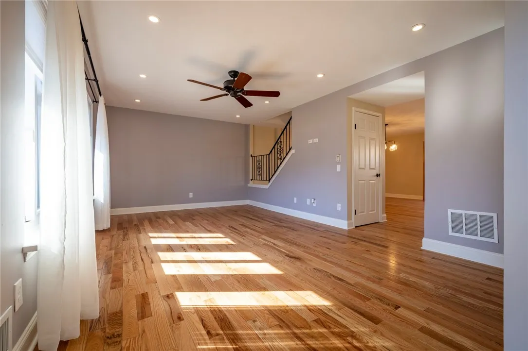 169 New Wickham Drive, Penfield, New York 14526, Penfield, New York 14526, 3 Bedrooms Bedrooms, 6 Rooms Rooms,2 BathroomsBathrooms,Residential,Closed,169 New Wickham Drive, Penfield, New York 14526,0,R1664169