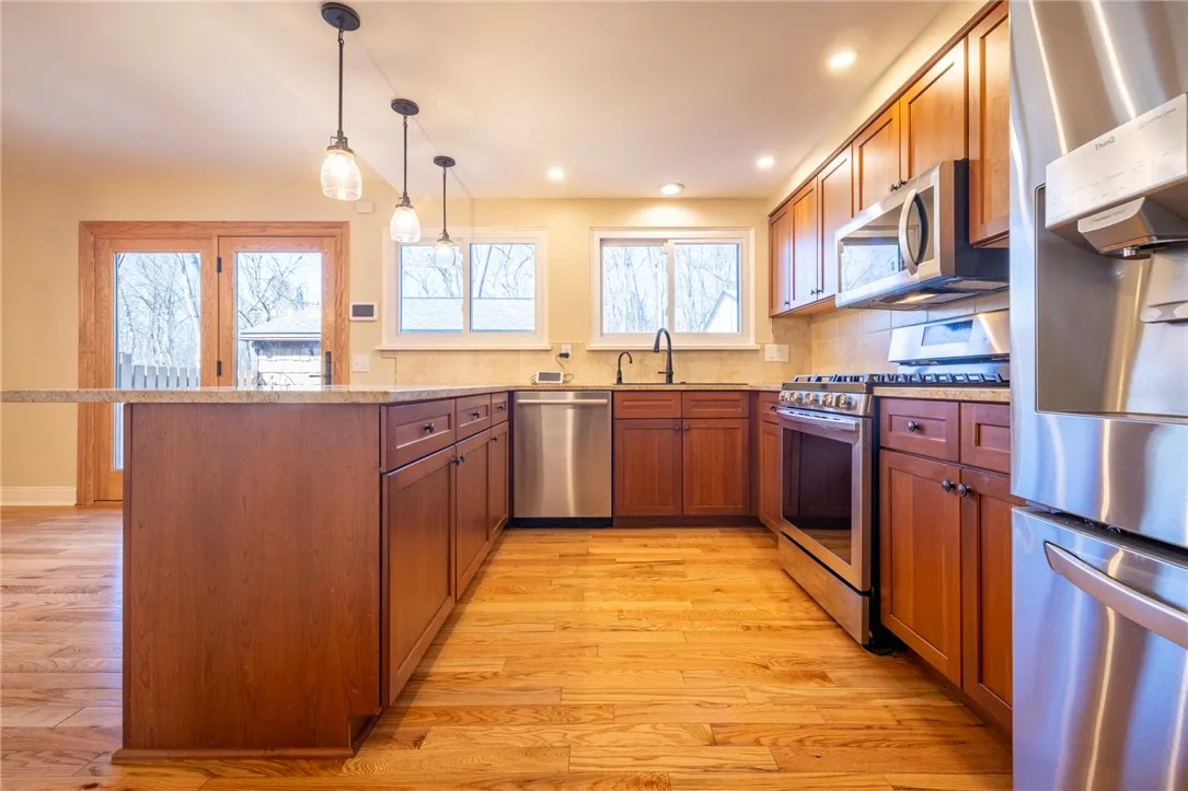 169 New Wickham Drive, Penfield, New York 14526, Penfield, New York 14526, 3 Bedrooms Bedrooms, 6 Rooms Rooms,2 BathroomsBathrooms,Residential,Closed,169 New Wickham Drive, Penfield, New York 14526,0,R1664169