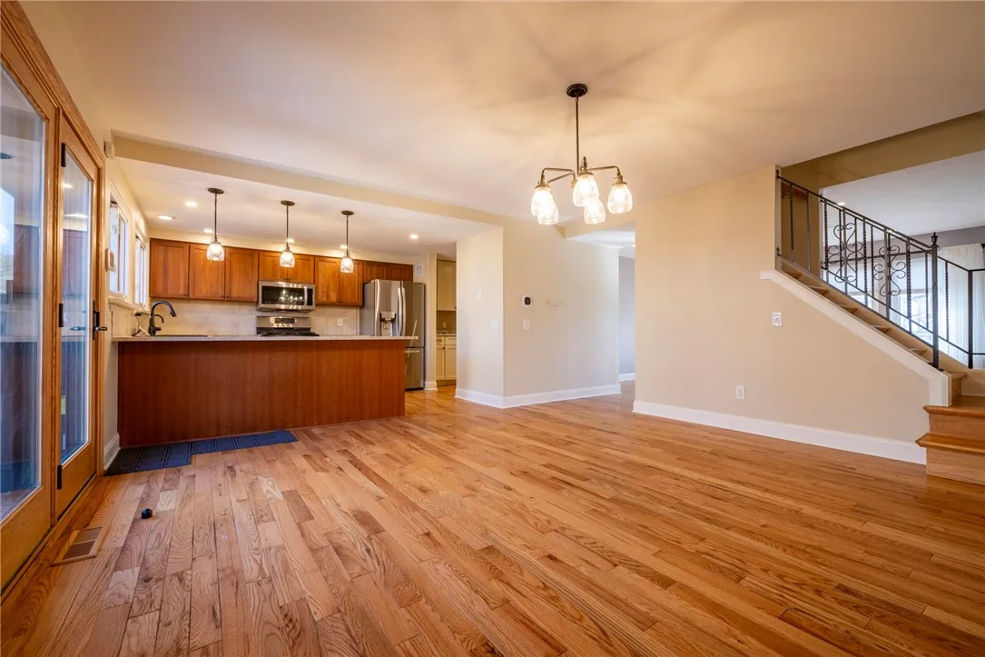 169 New Wickham Drive, Penfield, New York 14526, Penfield, New York 14526, 3 Bedrooms Bedrooms, 6 Rooms Rooms,2 BathroomsBathrooms,Residential,Closed,169 New Wickham Drive, Penfield, New York 14526,0,R1664169