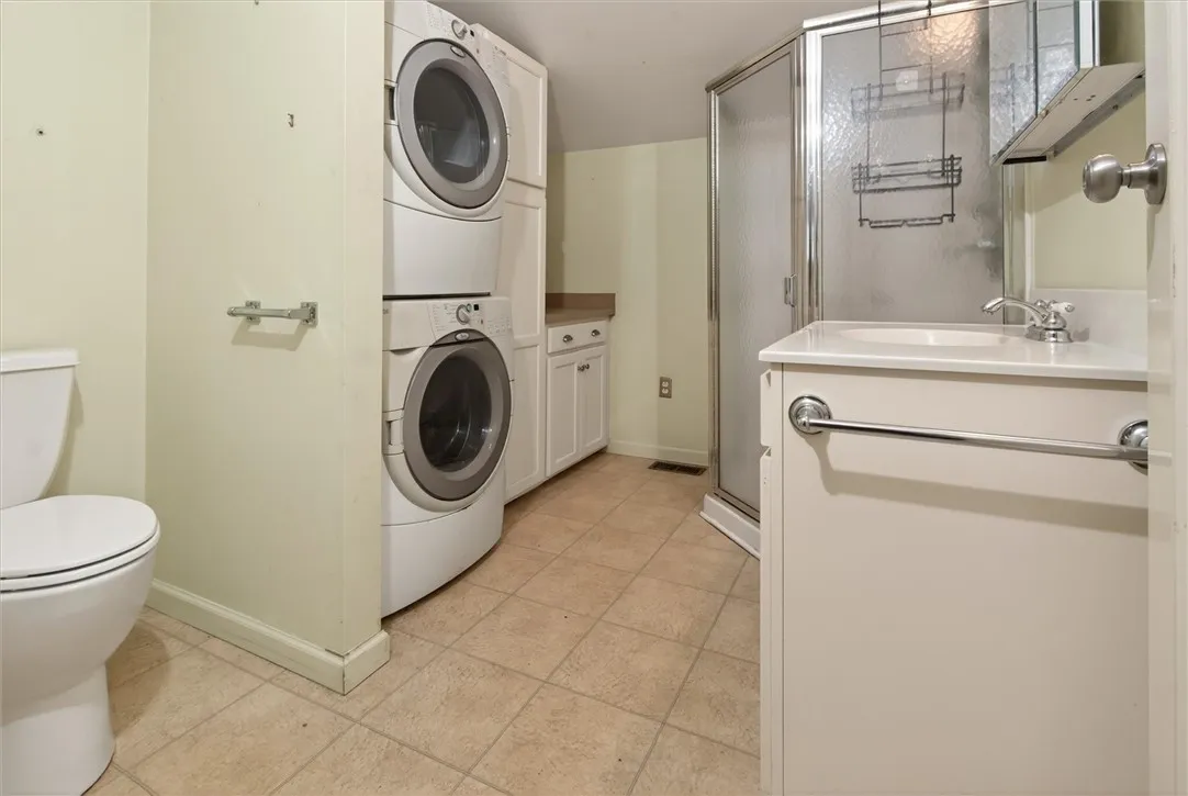 205 Thorncliffe Drive, Irondequoit, New York 14617, Irondequoit, New York 14617, 2 Bedrooms Bedrooms, 8 Rooms Rooms,2 BathroomsBathrooms,Residential,Closed,205 Thorncliffe Drive, Irondequoit, New York 14617,0,R1665007