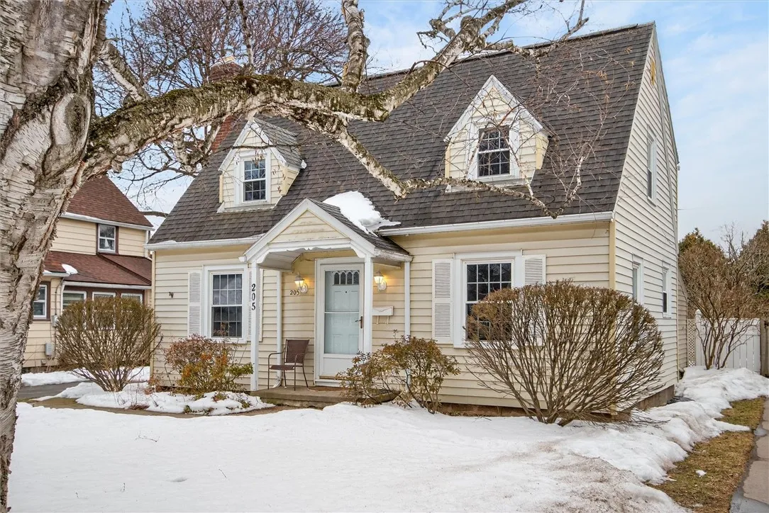 205 Thorncliffe Drive, Irondequoit, New York 14617, Irondequoit, New York 14617, 2 Bedrooms Bedrooms, 8 Rooms Rooms,2 BathroomsBathrooms,Residential,Closed,205 Thorncliffe Drive, Irondequoit, New York 14617,0,R1665007