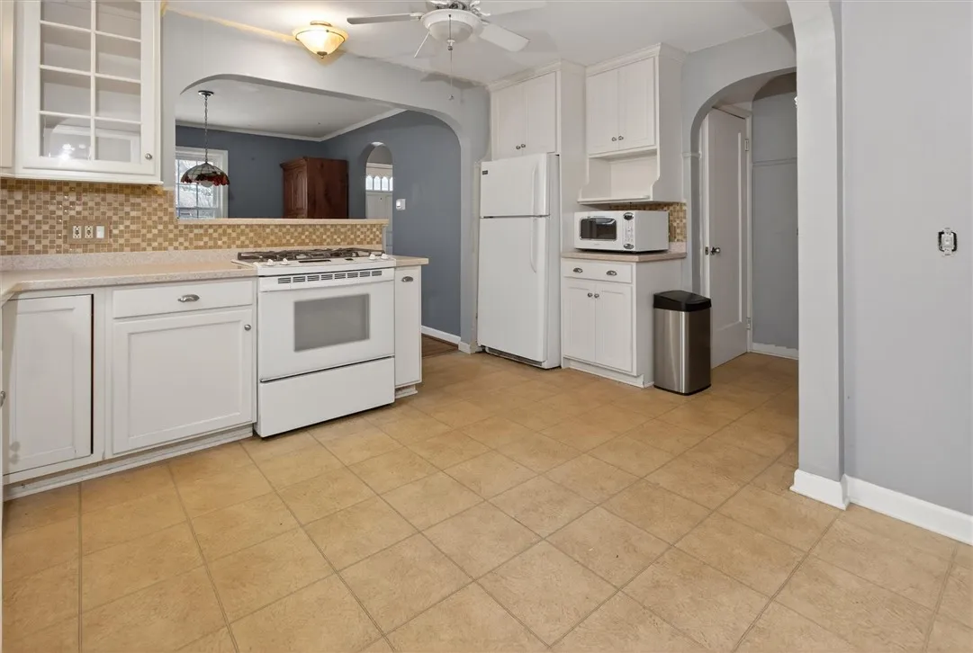 205 Thorncliffe Drive, Irondequoit, New York 14617, Irondequoit, New York 14617, 2 Bedrooms Bedrooms, 8 Rooms Rooms,2 BathroomsBathrooms,Residential,Closed,205 Thorncliffe Drive, Irondequoit, New York 14617,0,R1665007