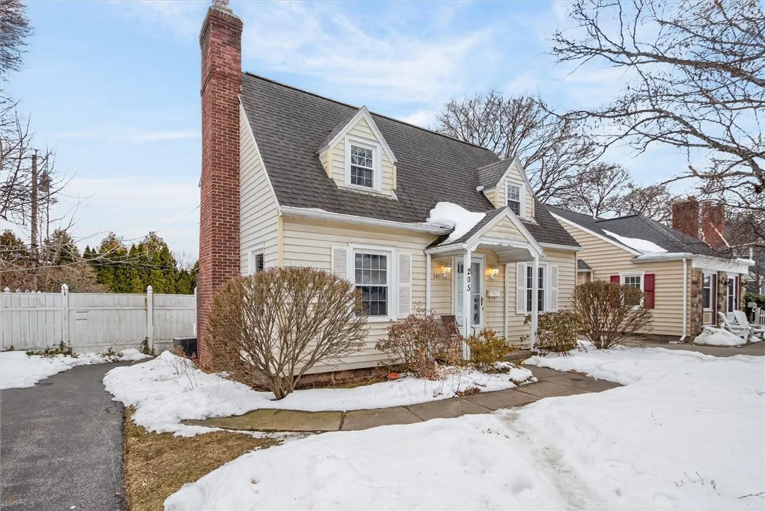 205 Thorncliffe Drive, Irondequoit, New York 14617, Irondequoit, New York 14617, 2 Bedrooms Bedrooms, 8 Rooms Rooms,2 BathroomsBathrooms,Residential,Closed,205 Thorncliffe Drive, Irondequoit, New York 14617,0,R1665007