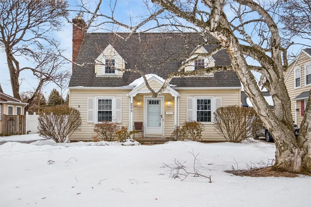205 Thorncliffe Drive, Irondequoit, New York 14617, Irondequoit, New York 14617, 2 Bedrooms Bedrooms, 8 Rooms Rooms,2 BathroomsBathrooms,Residential,Closed,205 Thorncliffe Drive, Irondequoit, New York 14617,0,R1665007