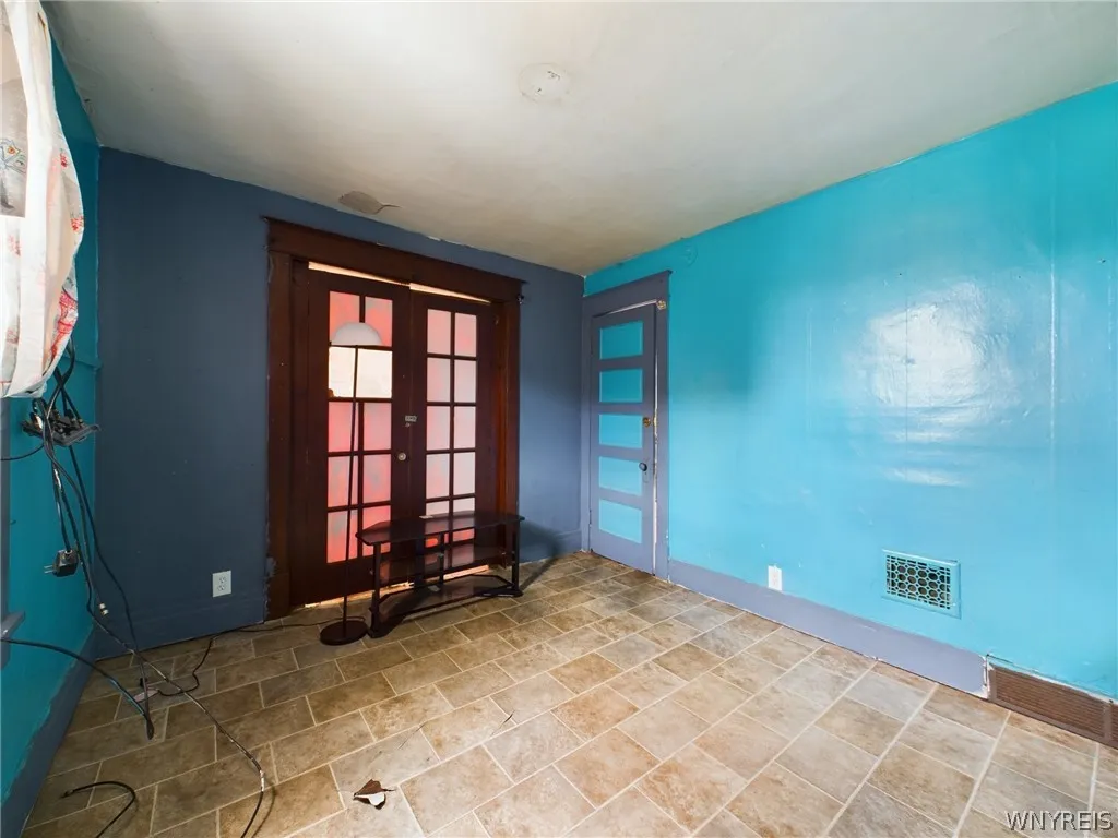 106 Esser Avenue, Buffalo, New York 14207, Buffalo, New York 14207, 4 Bedrooms Bedrooms, ,2 BathroomsBathrooms,Residential,For Sale,106 Esser Avenue, Buffalo, New York 14207,0,B1665045