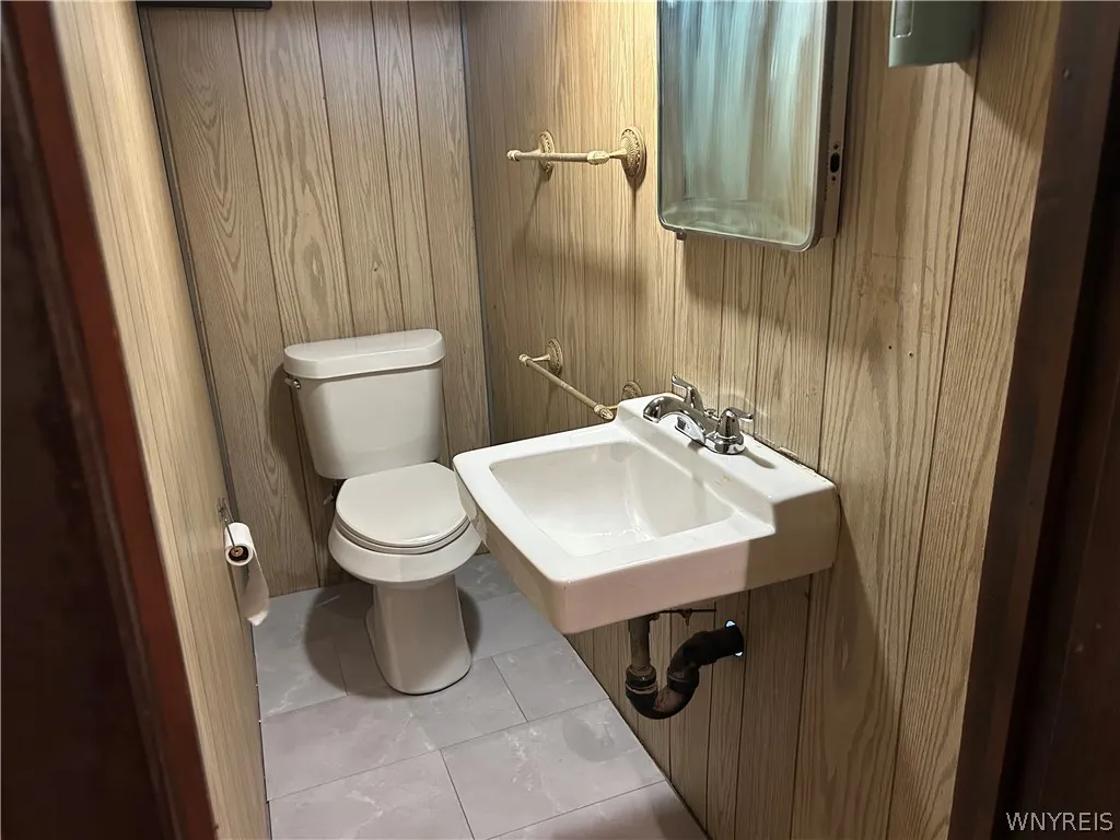 128 Bannard Avenue, Tonawanda, New York 14150, Tonawanda, New York 14150, 2 Bedrooms Bedrooms, 5 Rooms Rooms,1 BathroomBathrooms,Residential Lease,For Rent,128 Bannard Avenue, Tonawanda, New York 14150,0,B1665129