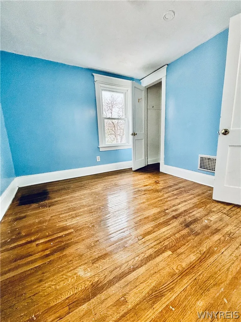 354 Shepard Avenue 2, Tonawanda, New York 14217, Tonawanda, New York 14217, 2 Bedrooms Bedrooms, 5 Rooms Rooms,1 BathroomBathrooms,Residential Lease,Closed,354 Shepard Avenue 2, Tonawanda, New York 14217,0,B1665137