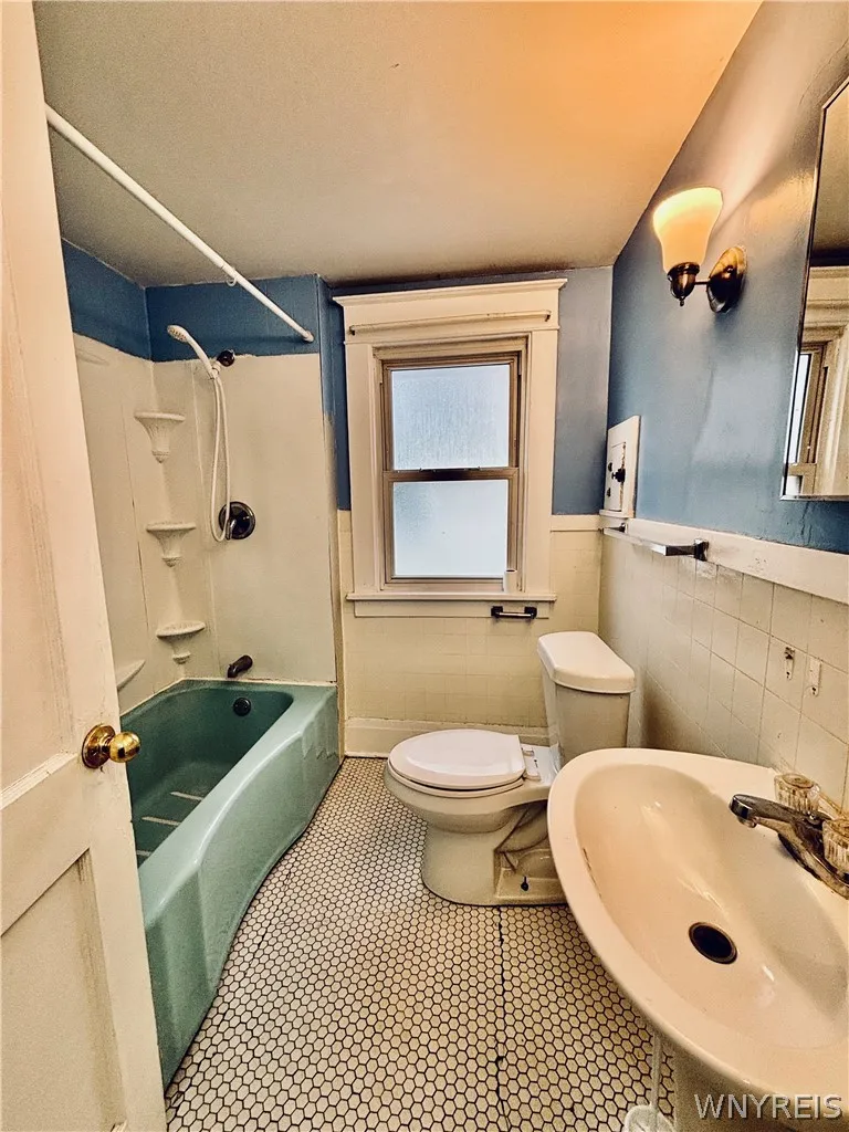 354 Shepard Avenue 2, Tonawanda, New York 14217, Tonawanda, New York 14217, 2 Bedrooms Bedrooms, 5 Rooms Rooms,1 BathroomBathrooms,Residential Lease,Closed,354 Shepard Avenue 2, Tonawanda, New York 14217,0,B1665137