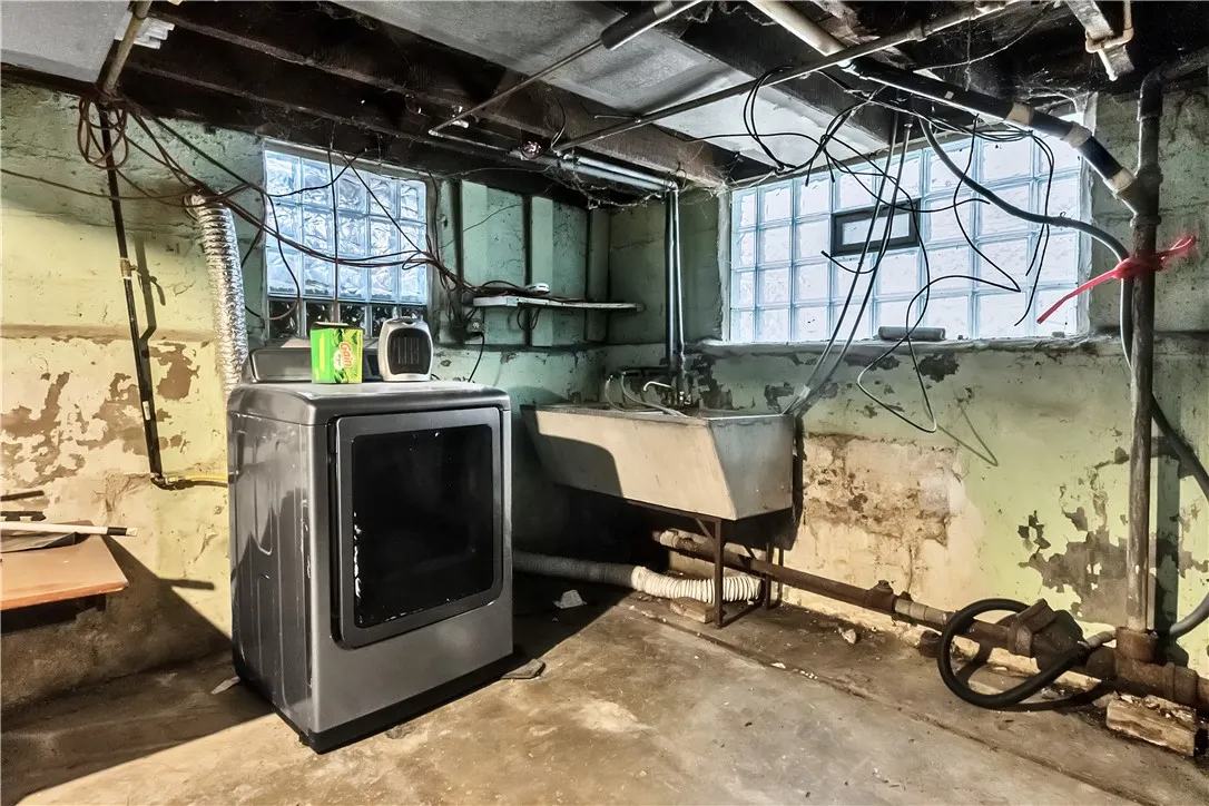 55 Remoleno Street, Buffalo, New York 14220, Buffalo, New York 14220, 3 Bedrooms Bedrooms, 6 Rooms Rooms,1 BathroomBathrooms,Residential,For Sale,55 Remoleno Street, Buffalo, New York 14220,0,R1662438