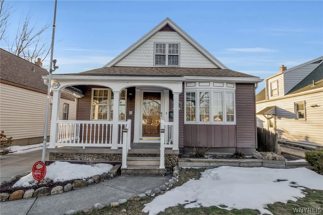 204 Lyndale Avenue, Tonawanda, New York 14223, Tonawanda, New York 14223, 4 Bedrooms Bedrooms, 8 Rooms Rooms,1 BathroomBathrooms,Residential,For Sale,204 Lyndale Avenue, Tonawanda, New York 14223,0,B1665125