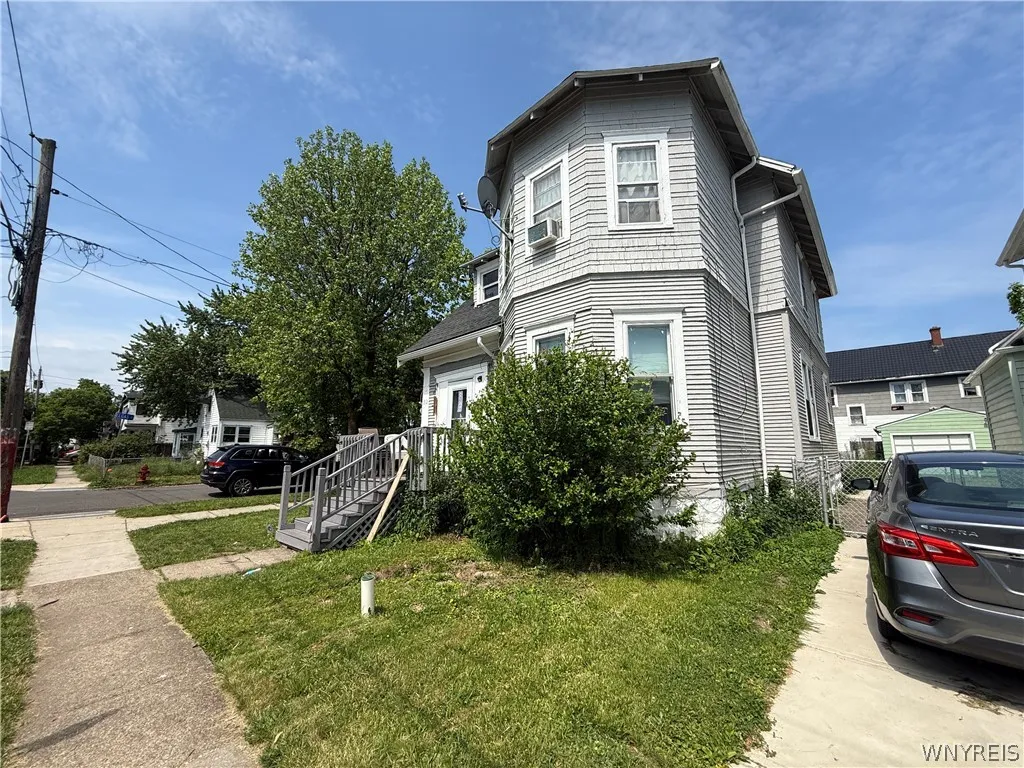 32 Wyandotte Avenue, Buffalo, New York 14207, Buffalo, New York 14207, 4 Bedrooms Bedrooms, 7 Rooms Rooms,2 BathroomsBathrooms,Residential,For Sale,32 Wyandotte Avenue, Buffalo, New York 14207,0,B1664094