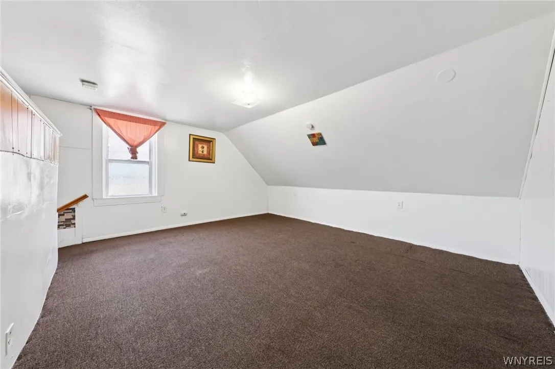 20 Deer Street, Buffalo, New York 14207, Buffalo, New York 14207, 5 Bedrooms Bedrooms, 6 Rooms Rooms,1 BathroomBathrooms,Residential,For Sale,20 Deer Street, Buffalo, New York 14207,0,B1665438