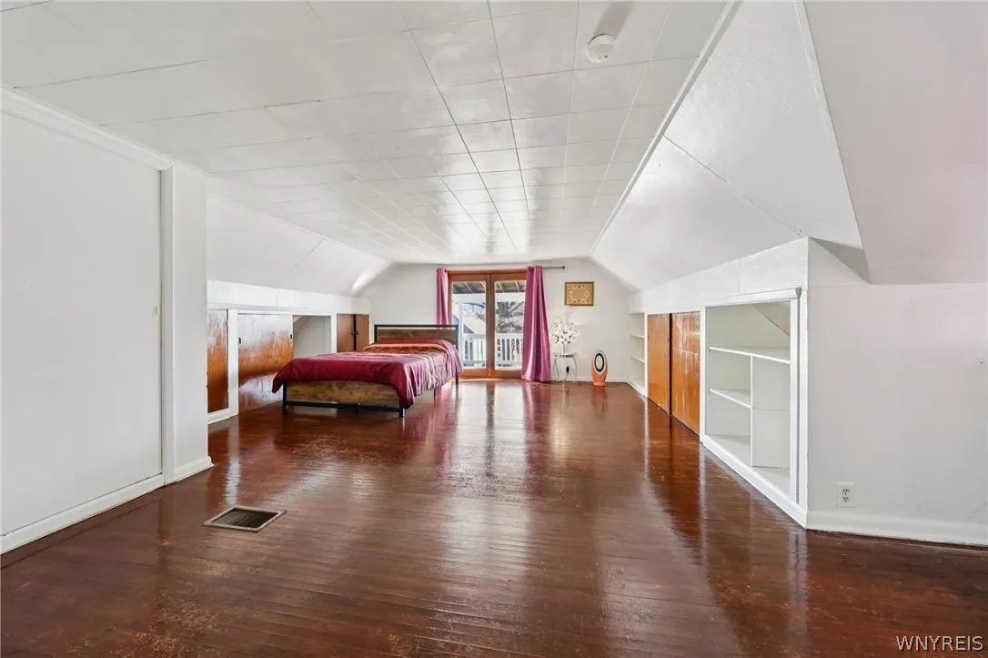 20 Deer Street, Buffalo, New York 14207, Buffalo, New York 14207, 5 Bedrooms Bedrooms, 6 Rooms Rooms,1 BathroomBathrooms,Residential,For Sale,20 Deer Street, Buffalo, New York 14207,0,B1665438