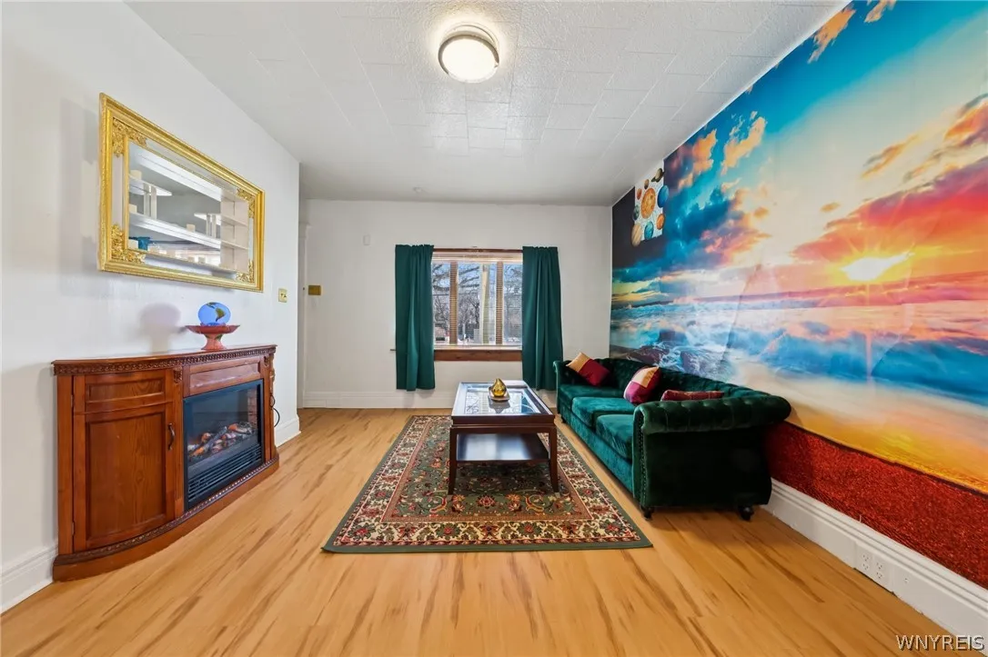 20 Deer Street, Buffalo, New York 14207, Buffalo, New York 14207, 5 Bedrooms Bedrooms, 6 Rooms Rooms,1 BathroomBathrooms,Residential,For Sale,20 Deer Street, Buffalo, New York 14207,0,B1665438