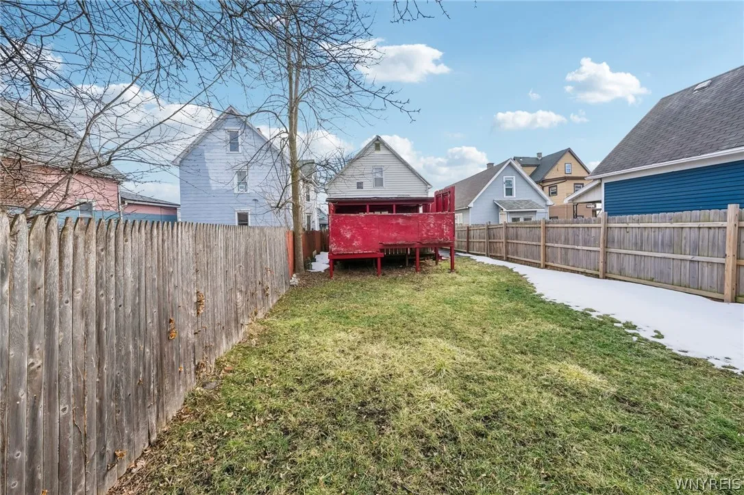 20 Deer Street, Buffalo, New York 14207, Buffalo, New York 14207, 5 Bedrooms Bedrooms, 6 Rooms Rooms,1 BathroomBathrooms,Residential,For Sale,20 Deer Street, Buffalo, New York 14207,0,B1665438