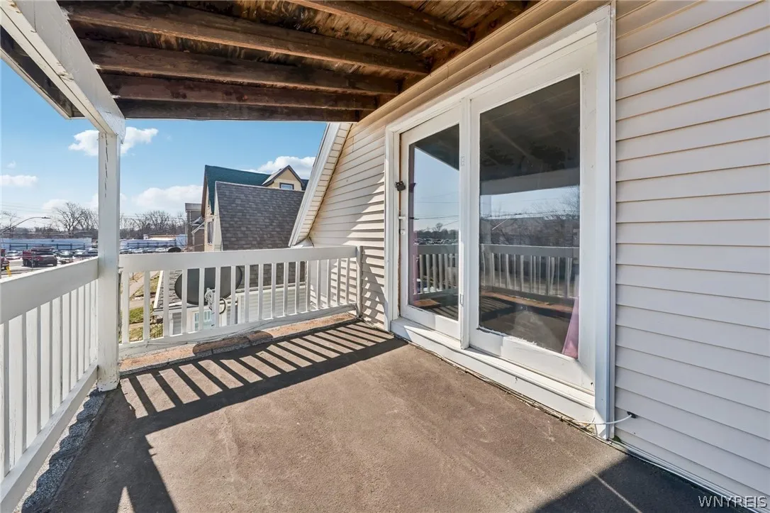 20 Deer Street, Buffalo, New York 14207, Buffalo, New York 14207, 5 Bedrooms Bedrooms, 6 Rooms Rooms,1 BathroomBathrooms,Residential,For Sale,20 Deer Street, Buffalo, New York 14207,0,B1665438