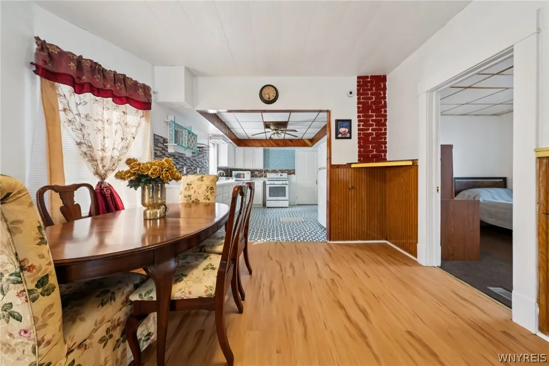 20 Deer Street, Buffalo, New York 14207, Buffalo, New York 14207, 5 Bedrooms Bedrooms, 6 Rooms Rooms,1 BathroomBathrooms,Residential,For Sale,20 Deer Street, Buffalo, New York 14207,0,B1665438