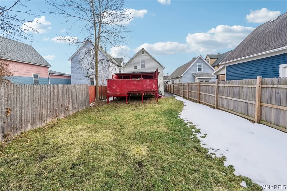 20 Deer Street, Buffalo, New York 14207, Buffalo, New York 14207, 5 Bedrooms Bedrooms, 6 Rooms Rooms,1 BathroomBathrooms,Residential,For Sale,20 Deer Street, Buffalo, New York 14207,0,B1665438