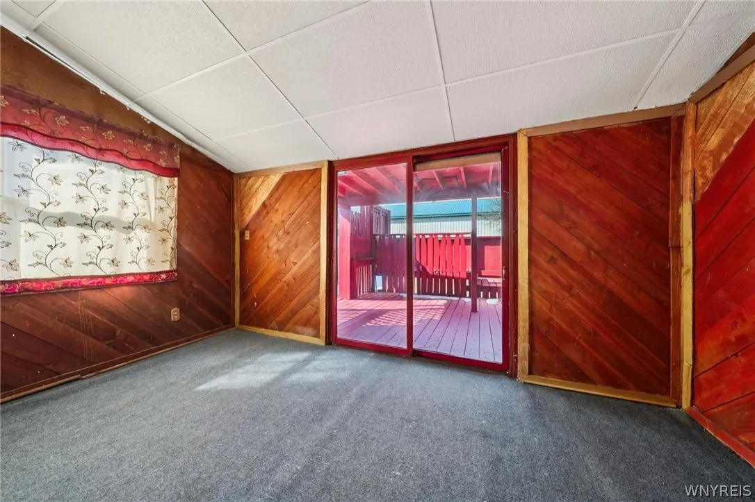 20 Deer Street, Buffalo, New York 14207, Buffalo, New York 14207, 5 Bedrooms Bedrooms, 6 Rooms Rooms,1 BathroomBathrooms,Residential,For Sale,20 Deer Street, Buffalo, New York 14207,0,B1665438