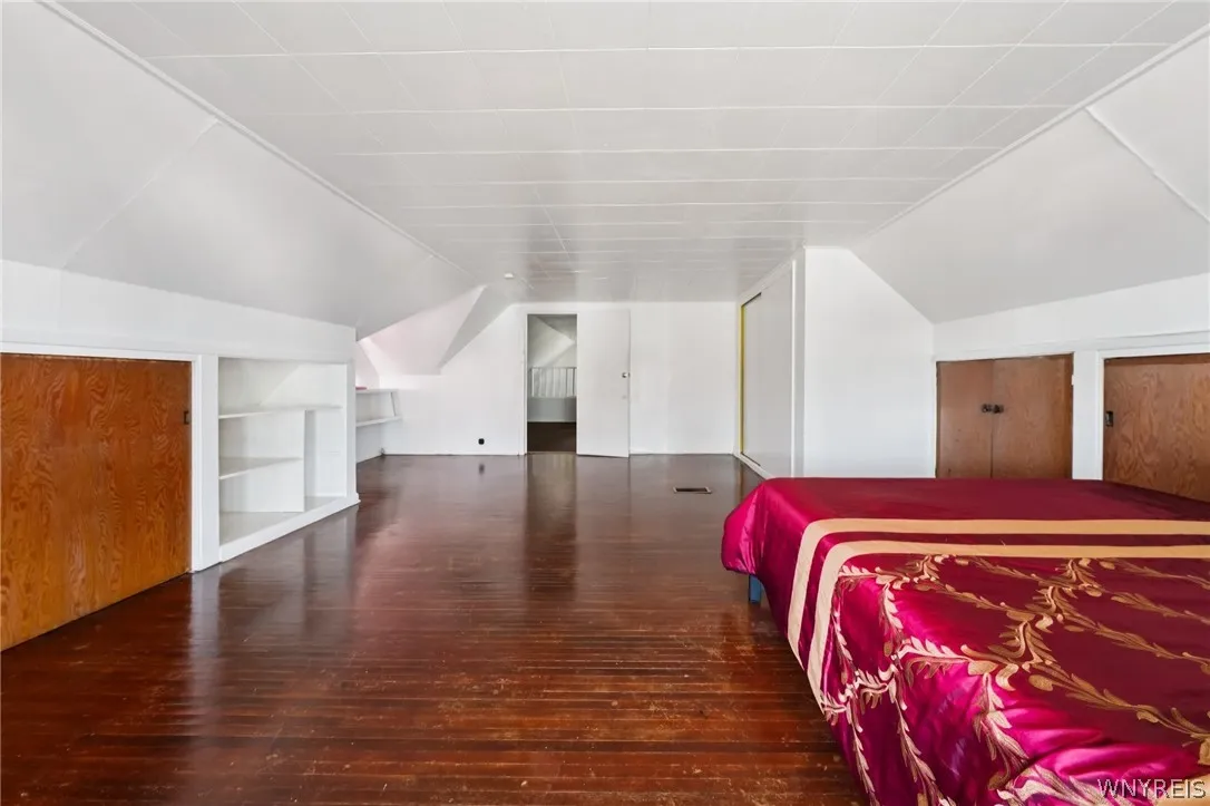 20 Deer Street, Buffalo, New York 14207, Buffalo, New York 14207, 5 Bedrooms Bedrooms, 6 Rooms Rooms,1 BathroomBathrooms,Residential,For Sale,20 Deer Street, Buffalo, New York 14207,0,B1665438