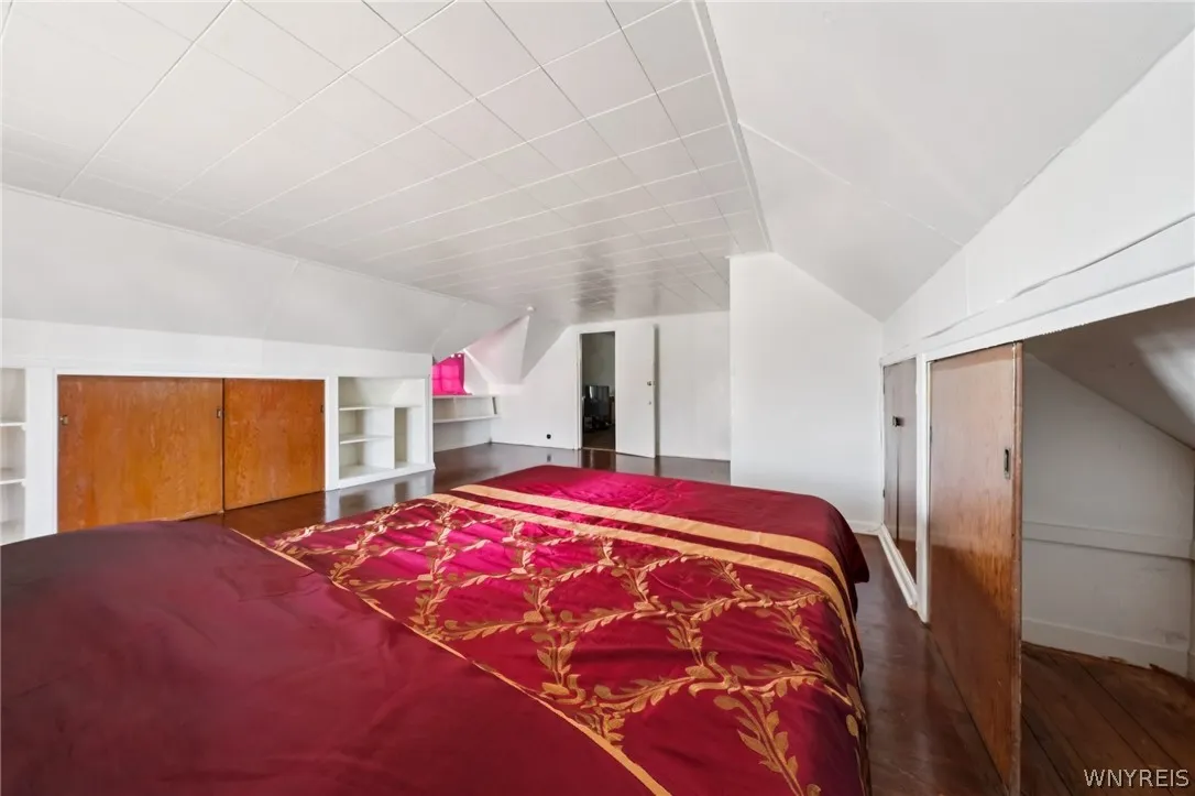 20 Deer Street, Buffalo, New York 14207, Buffalo, New York 14207, 5 Bedrooms Bedrooms, 6 Rooms Rooms,1 BathroomBathrooms,Residential,For Sale,20 Deer Street, Buffalo, New York 14207,0,B1665438