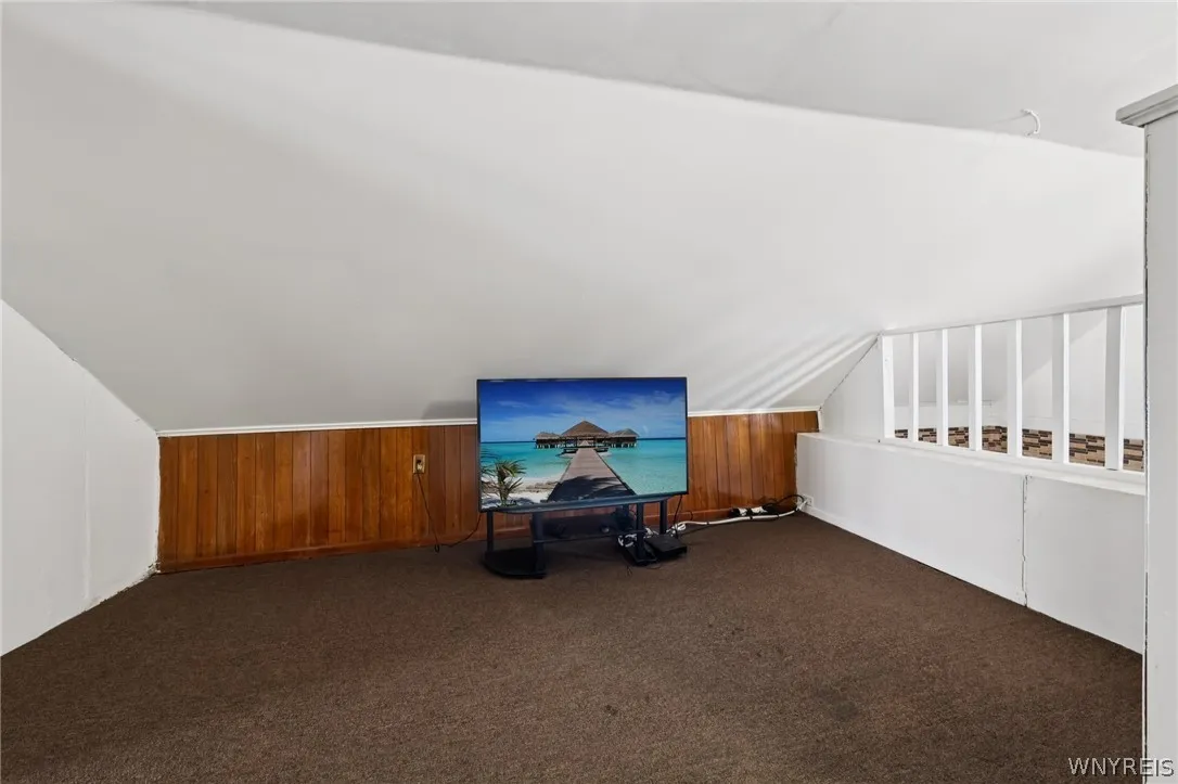 20 Deer Street, Buffalo, New York 14207, Buffalo, New York 14207, 5 Bedrooms Bedrooms, 6 Rooms Rooms,1 BathroomBathrooms,Residential,For Sale,20 Deer Street, Buffalo, New York 14207,0,B1665438