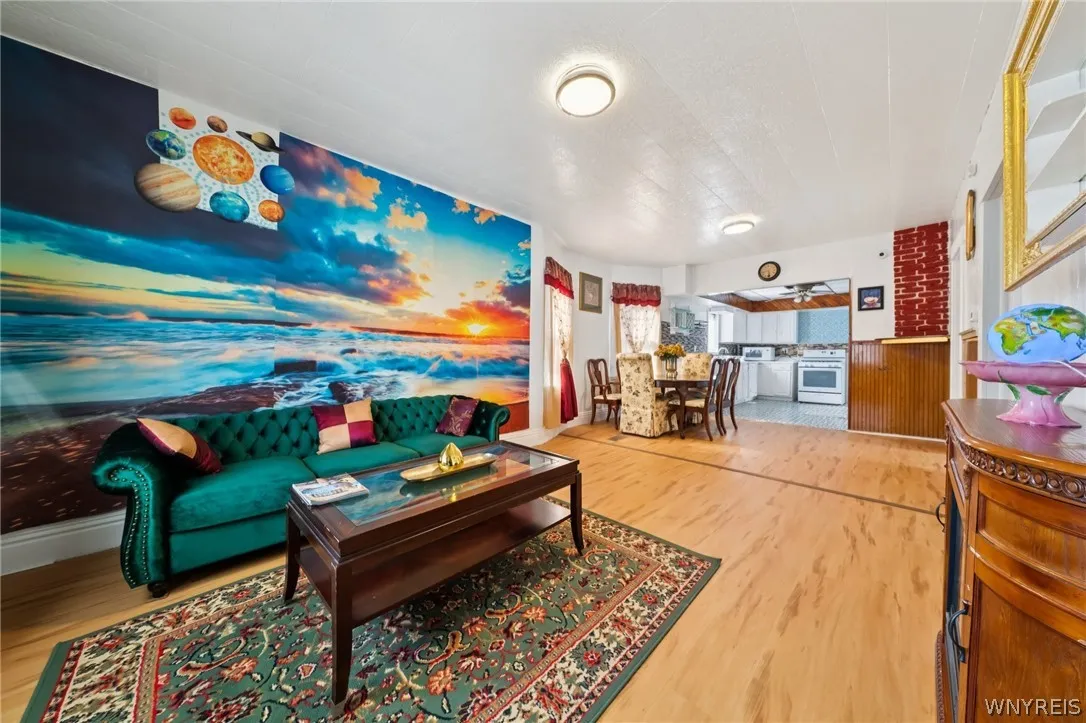 20 Deer Street, Buffalo, New York 14207, Buffalo, New York 14207, 5 Bedrooms Bedrooms, 6 Rooms Rooms,1 BathroomBathrooms,Residential,For Sale,20 Deer Street, Buffalo, New York 14207,0,B1665438