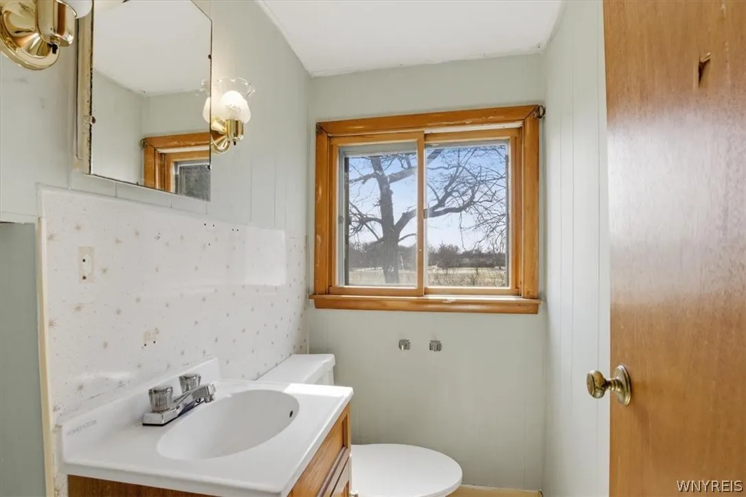 647 Christiana Street, North Tonawanda, New York 1, North Tonawanda, New York 14120, 4 Bedrooms Bedrooms, 11 Rooms Rooms,1 BathroomBathrooms,Residential,For Sale,647 Christiana Street, North Tonawanda, New York 1,0,B1665592