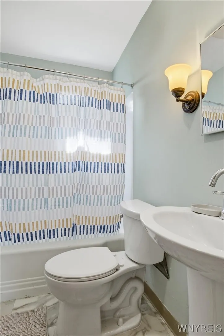 647 Christiana Street, North Tonawanda, New York 1, North Tonawanda, New York 14120, 4 Bedrooms Bedrooms, 11 Rooms Rooms,1 BathroomBathrooms,Residential,For Sale,647 Christiana Street, North Tonawanda, New York 1,0,B1665592
