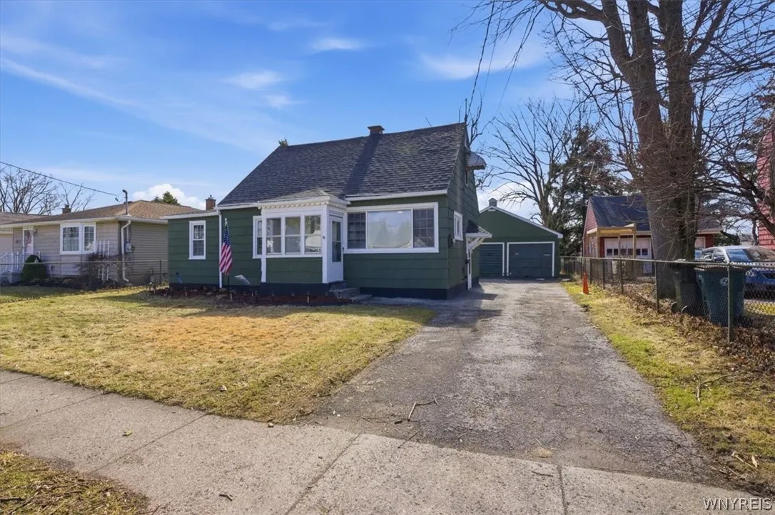 647 Christiana Street, North Tonawanda, New York 1, North Tonawanda, New York 14120, 4 Bedrooms Bedrooms, 11 Rooms Rooms,1 BathroomBathrooms,Residential,For Sale,647 Christiana Street, North Tonawanda, New York 1,0,B1665592