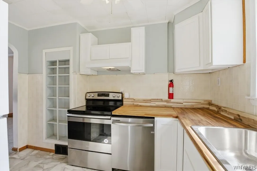 647 Christiana Street, North Tonawanda, New York 1, North Tonawanda, New York 14120, 4 Bedrooms Bedrooms, 11 Rooms Rooms,1 BathroomBathrooms,Residential,For Sale,647 Christiana Street, North Tonawanda, New York 1,0,B1665592
