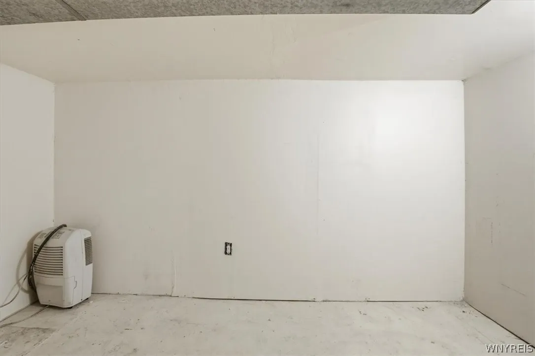 647 Christiana Street, North Tonawanda, New York 1, North Tonawanda, New York 14120, 4 Bedrooms Bedrooms, 11 Rooms Rooms,1 BathroomBathrooms,Residential,For Sale,647 Christiana Street, North Tonawanda, New York 1,0,B1665592