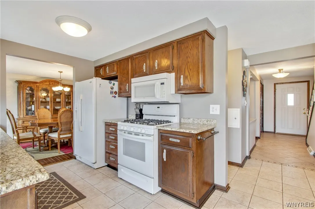 306 Sagewood, Amherst, New York 14221, Amherst, New York 14221, 4 Bedrooms Bedrooms, 8 Rooms Rooms,1 BathroomBathrooms,Residential,For Sale,306 Sagewood, Amherst, New York 14221,0,B1665671