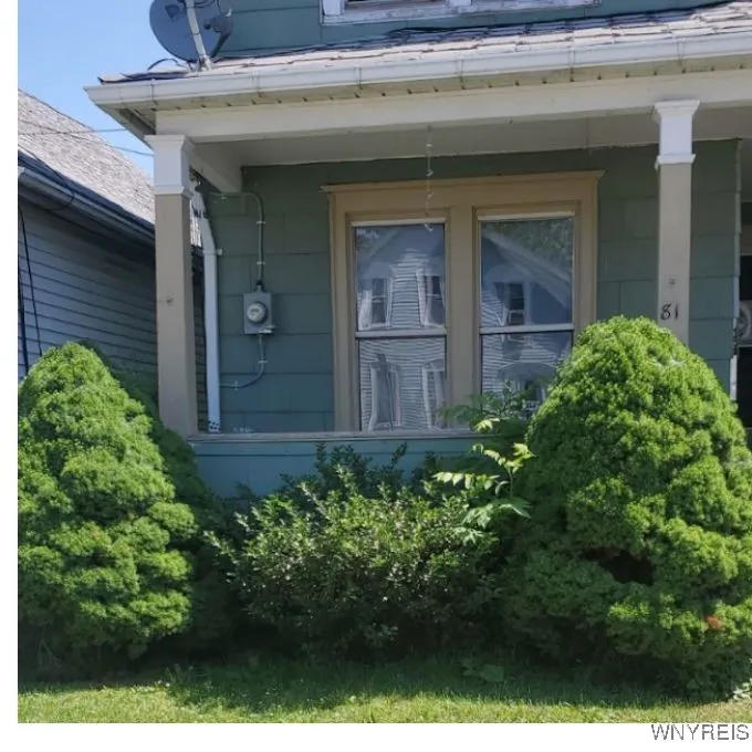 81 Thompson Street, Buffalo, New York 14207, Buffalo, New York 14207, 4 Bedrooms Bedrooms, 4 Rooms Rooms,1 BathroomBathrooms,Residential,For Sale,81 Thompson Street, Buffalo, New York 14207,0,B1660621