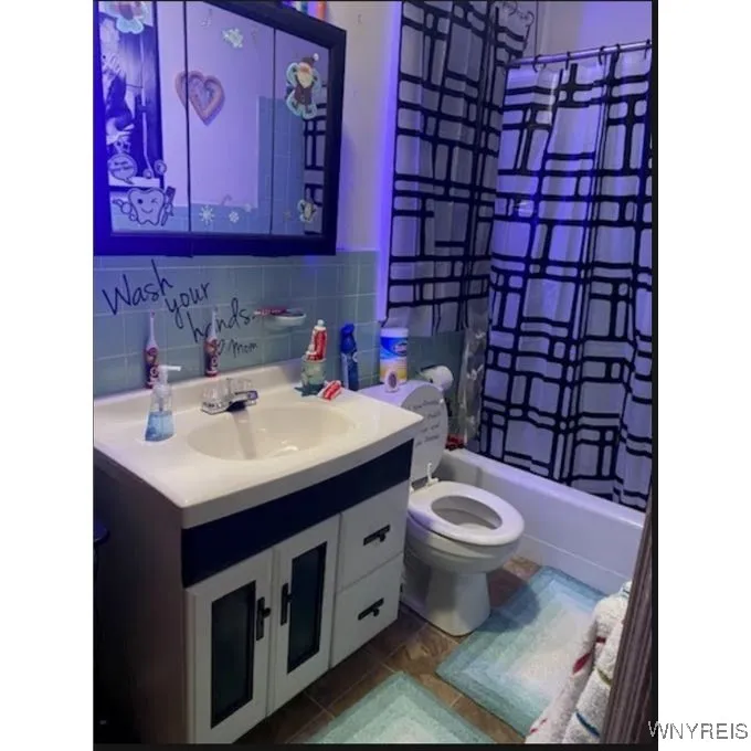 81 Thompson Street, Buffalo, New York 14207, Buffalo, New York 14207, 4 Bedrooms Bedrooms, 4 Rooms Rooms,1 BathroomBathrooms,Residential,For Sale,81 Thompson Street, Buffalo, New York 14207,0,B1660621