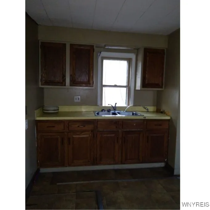 81 Thompson Street, Buffalo, New York 14207, Buffalo, New York 14207, 4 Bedrooms Bedrooms, 4 Rooms Rooms,1 BathroomBathrooms,Residential,For Sale,81 Thompson Street, Buffalo, New York 14207,0,B1660621