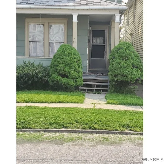 81 Thompson Street, Buffalo, New York 14207, Buffalo, New York 14207, 4 Bedrooms Bedrooms, 4 Rooms Rooms,1 BathroomBathrooms,Residential,For Sale,81 Thompson Street, Buffalo, New York 14207,0,B1660621