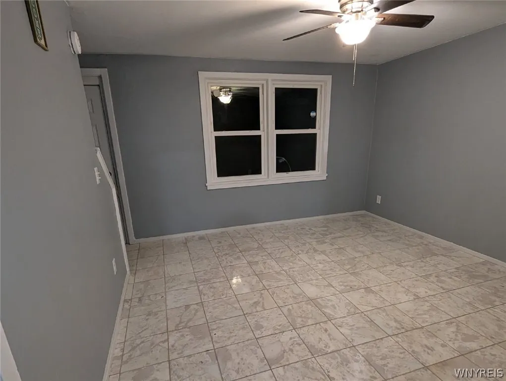 37 Lardner Court 31, Tonawanda, New York 14150, Tonawanda, New York 14150, 8 Bedrooms Bedrooms, ,4 BathroomsBathrooms,Residential,For Sale,37 Lardner Court 31, Tonawanda, New York 14150,0,B1665528