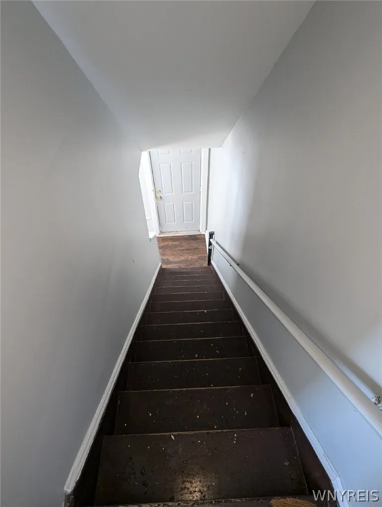 37 Lardner Court 31, Tonawanda, New York 14150, Tonawanda, New York 14150, 8 Bedrooms Bedrooms, ,4 BathroomsBathrooms,Residential,For Sale,37 Lardner Court 31, Tonawanda, New York 14150,0,B1665528