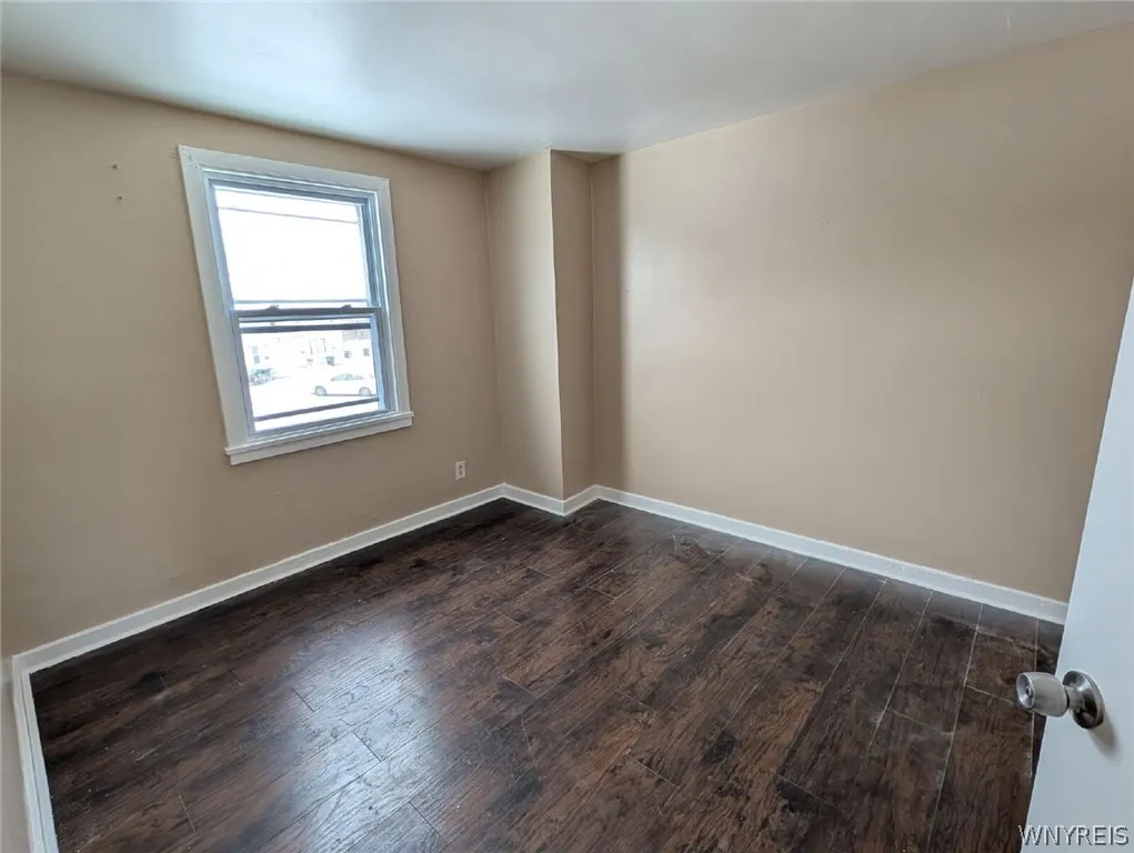 37 Lardner Court 31, Tonawanda, New York 14150, Tonawanda, New York 14150, 8 Bedrooms Bedrooms, ,4 BathroomsBathrooms,Residential,For Sale,37 Lardner Court 31, Tonawanda, New York 14150,0,B1665528