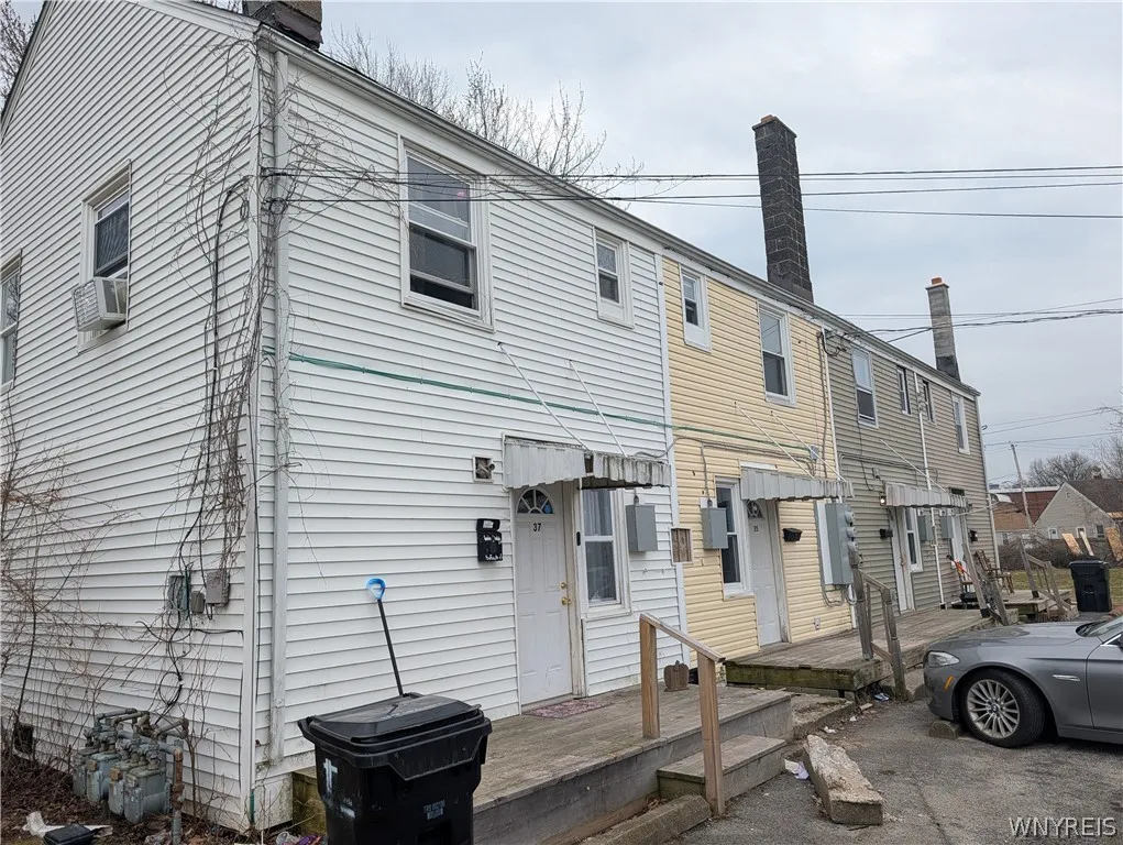 37 Lardner Court 31, Tonawanda, New York 14150, Tonawanda, New York 14150, 8 Bedrooms Bedrooms, ,4 BathroomsBathrooms,Residential,For Sale,37 Lardner Court 31, Tonawanda, New York 14150,0,B1665528