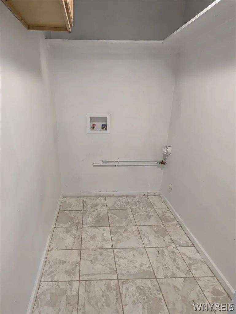 37 Lardner Court 31, Tonawanda, New York 14150, Tonawanda, New York 14150, 8 Bedrooms Bedrooms, ,4 BathroomsBathrooms,Residential,For Sale,37 Lardner Court 31, Tonawanda, New York 14150,0,B1665528