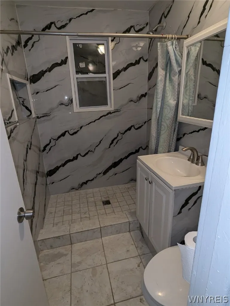 37 Lardner Court 31, Tonawanda, New York 14150, Tonawanda, New York 14150, 8 Bedrooms Bedrooms, ,4 BathroomsBathrooms,Residential,For Sale,37 Lardner Court 31, Tonawanda, New York 14150,0,B1665528