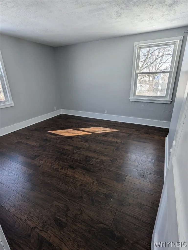 37 Lardner Court 31, Tonawanda, New York 14150, Tonawanda, New York 14150, 8 Bedrooms Bedrooms, ,4 BathroomsBathrooms,Residential,For Sale,37 Lardner Court 31, Tonawanda, New York 14150,0,B1665528