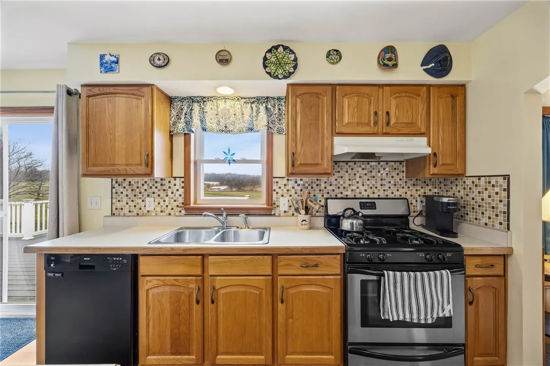 3118 Lake To Lake Road, Gorham, New York 14561, Gorham, New York 14561, 3 Bedrooms Bedrooms, 6 Rooms Rooms,2 BathroomsBathrooms,Residential,For Sale,3118 Lake To Lake Road, Gorham, New York 14561,0,R1665062